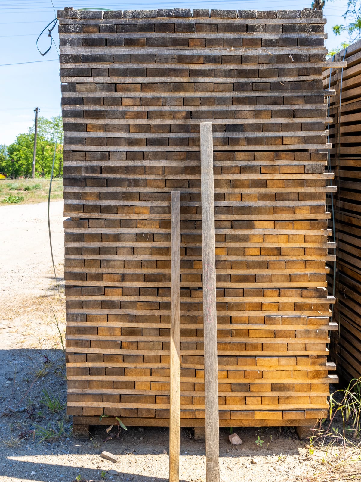Staves for wine and whiskey barrels Staves for wine and whiskey barrels
